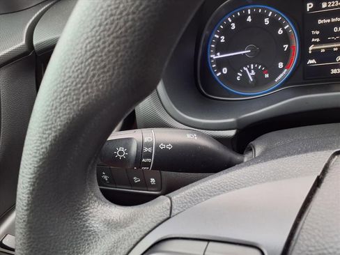 Used 2022 Hyundai Kona SEL image 24