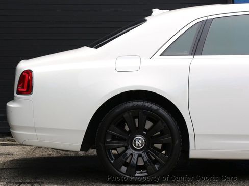 Used 2010 Rolls-Royce Ghost image 16