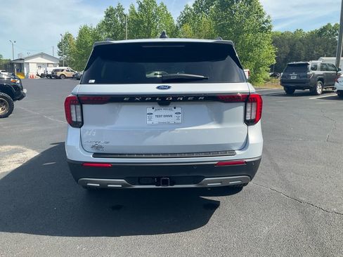 New 2026 Ford Explorer Active w/ Active Comfort Package RWD image 6