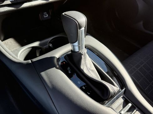 Used 2025 Honda HR-V LX image 11