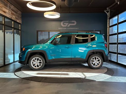 Used 2022 Jeep Renegade Latitude w/ Convenience Group AWD/4WD image 6