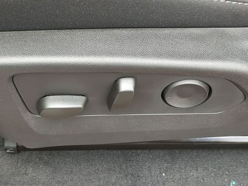 New 2025 GMC Canyon Elevation w/ Convenience Package image 24