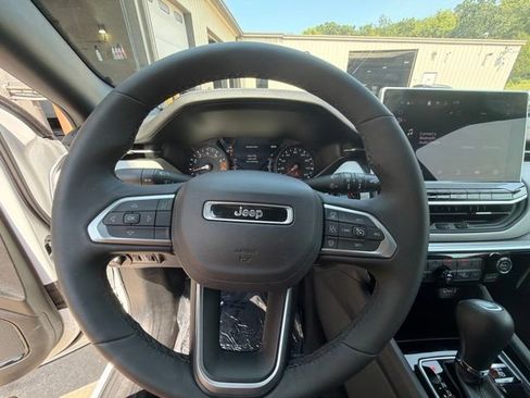 New 2026 Jeep Compass Limited AWD/4WD image 25