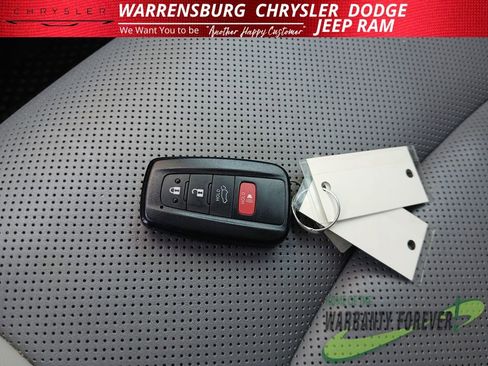 Used 2021 Toyota RAV4 Limited w/ Limited Grade Weather Package AWD/4WD image 29