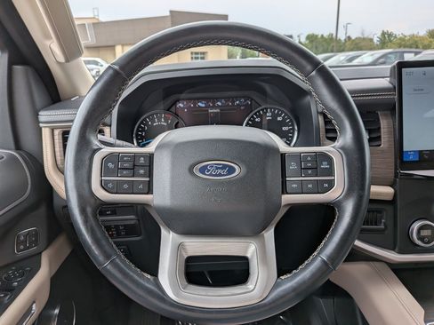 Used 2024 Ford Expedition Limited AWD/4WD image 17