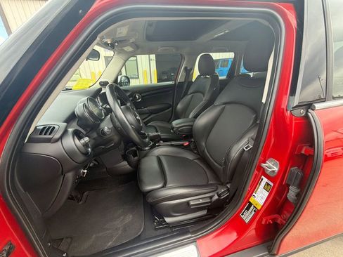 Used 2015 MINI Cooper 4-Door Hardtop FWD image 8
