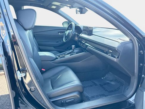 Used 2025 Honda Accord Sport image 14