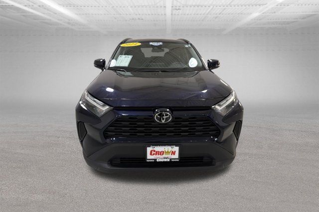 Used 2024 Toyota RAV4 XLE AWD/4WD image 2
