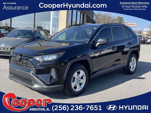 Used 2020 Toyota RAV4 LE image 1