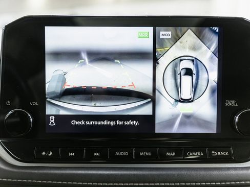 Used 2021 Nissan Rogue SL w/ Premium Package image 15