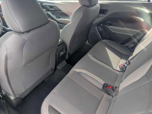 Used 2025 Subaru Crosstrek 2.0i Premium image 21