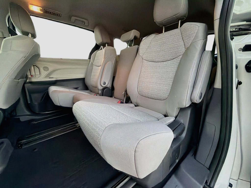 Used 2022 Toyota Sienna LE w/ LE Plus Package AWD/4WD image 20