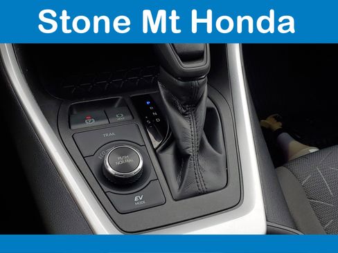 Used 2022 Toyota RAV4 XLE image 32