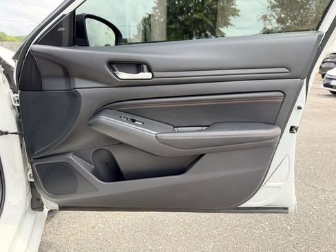 Used 2021 Nissan Altima 2.5 SR AWD/4WD image 8