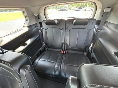 Used 2024 Jeep Grand Cherokee L Limited w/ Black Appearance Package RWD image 14