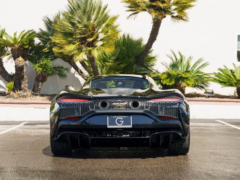 Used 2025 McLaren Artura image 5