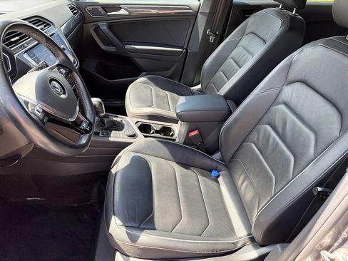 Used 2019 Volkswagen Tiguan SEL Premium R-Line AWD/4WD image 9
