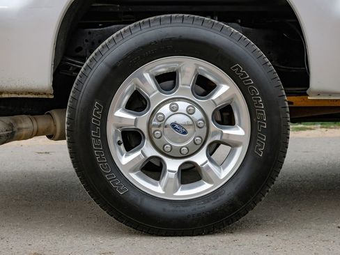 Used 2016 Ford F250 Lariat w/ Lariat Interior Package image 60