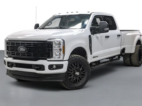 Used 2025 Ford F350 XLT w/ FX4 Off-Road Package AWD/4WD image 5