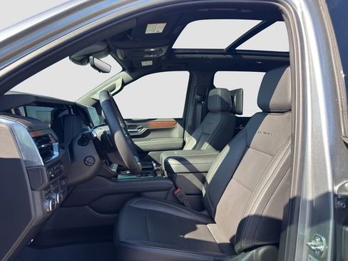 Used 2025 GMC Yukon Denali w/ Denali Reserve Package image 27