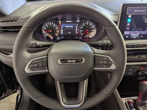 New 2026 Jeep Compass Latitude image 18