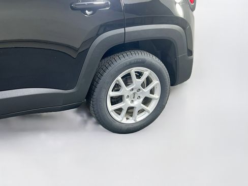 Used 2022 Jeep Renegade Latitude w/ Convenience Group AWD/4WD image 30