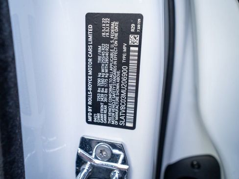 Used 2021 Rolls-Royce Cullinan Black Badge image 85