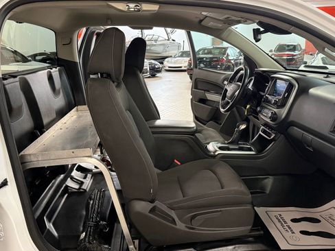 Used 2022 Chevrolet Colorado LT w/ Fleet Safety Package image 23