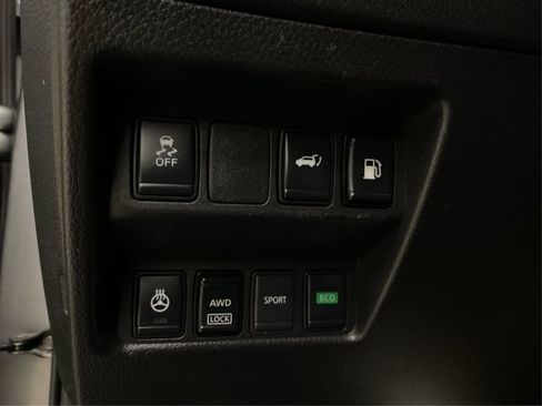 Used 2018 Nissan Rogue SV w/ Sun & Sound Touring Package AWD/4WD image 23