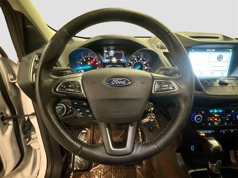 Used 2018 Ford Escape SE w/ SE Sport Appearance Package image 12
