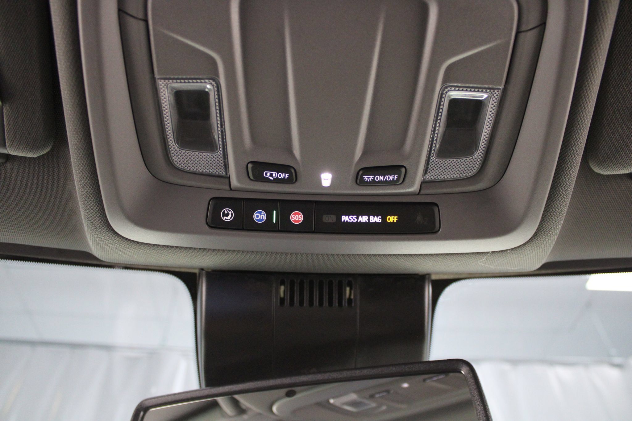Used 2025 Chevrolet Silverado 1500 LTZ AWD/4WD image 46