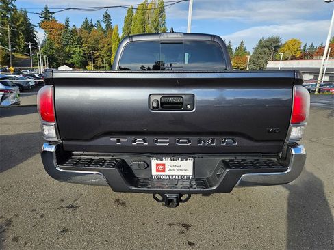 Certified 2023 Toyota Tacoma TRD Off-Road image 4