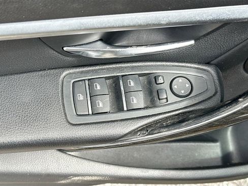 Used 2018 BMW 330i Sedan RWD image 19