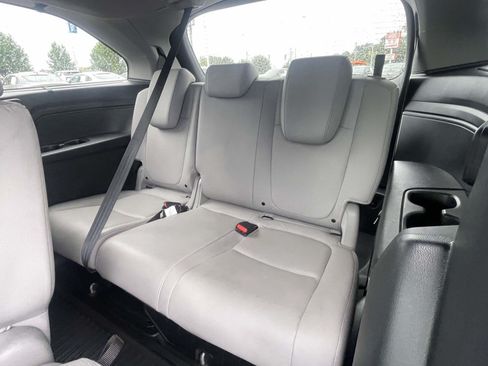 Used 2023 Honda Odyssey Touring image 12