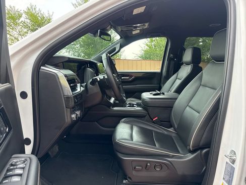 Used 2025 GMC Yukon XL Elevation AWD/4WD image 13