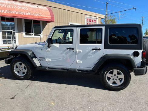 Used 2013 Jeep Wrangler Unlimited Sport w/ Connectivity Group image 4
