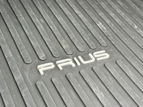 Used 2019 Toyota Prius LE FWD image 43