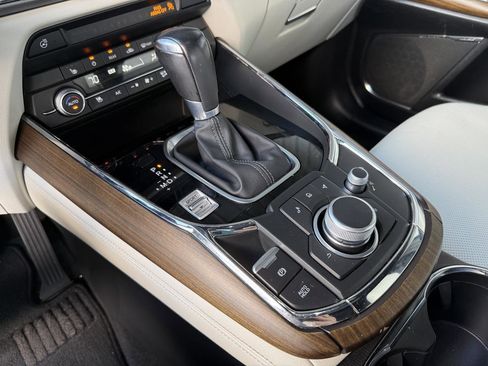 Used 2023 MAZDA CX-9 Signature image 19