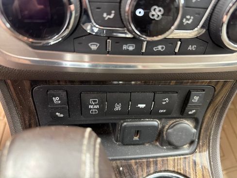 Used 2016 GMC Acadia Denali AWD/4WD image 24