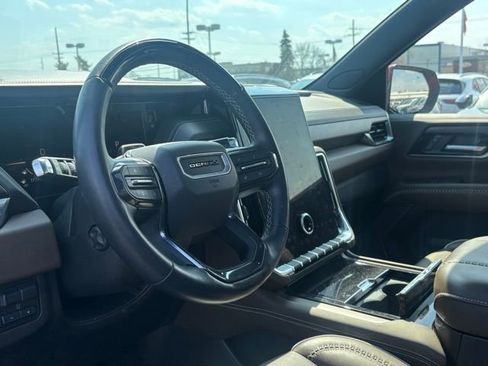 Certified 2025 GMC Yukon Denali Ultimate AWD/4WD image 15