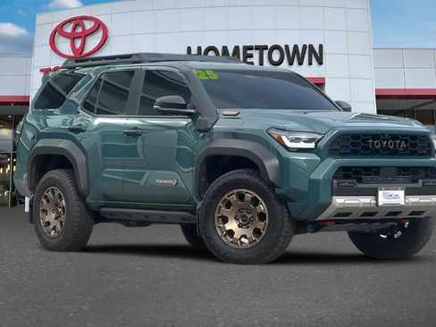 Used 2025 Toyota 4Runner Trailhunter image 2