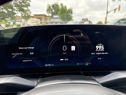 Used 2024 Lucid Air Touring AWD/4WD image 22