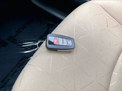 Used 2023 Toyota RAV4 XLE w/ Convenience Package FWD image 15