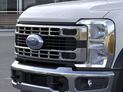 New 2025 Ford F600 4x4 Regular Cab Super Duty w/ XL Chrome Package image 17
