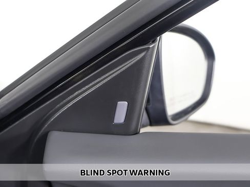 Used 2023 Nissan Sentra SR w/ SR Premium Package image 7