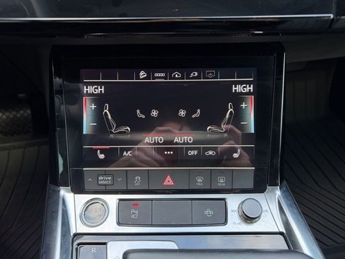 Used 2022 Audi e-tron Premium w/ Convenience Plus Package image 24