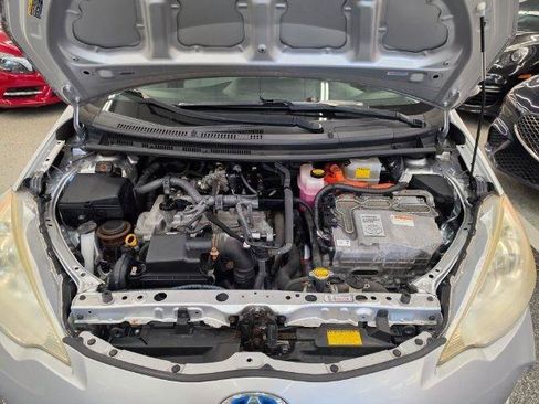 Used 2013 Toyota Prius C One FWD image 39