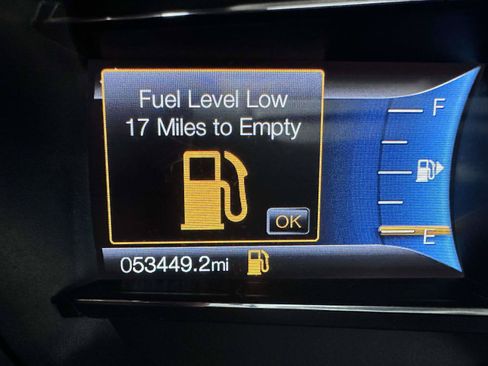 Used 2018 Ford Explorer XLT w/ Equipment Group 202A AWD/4WD image 31