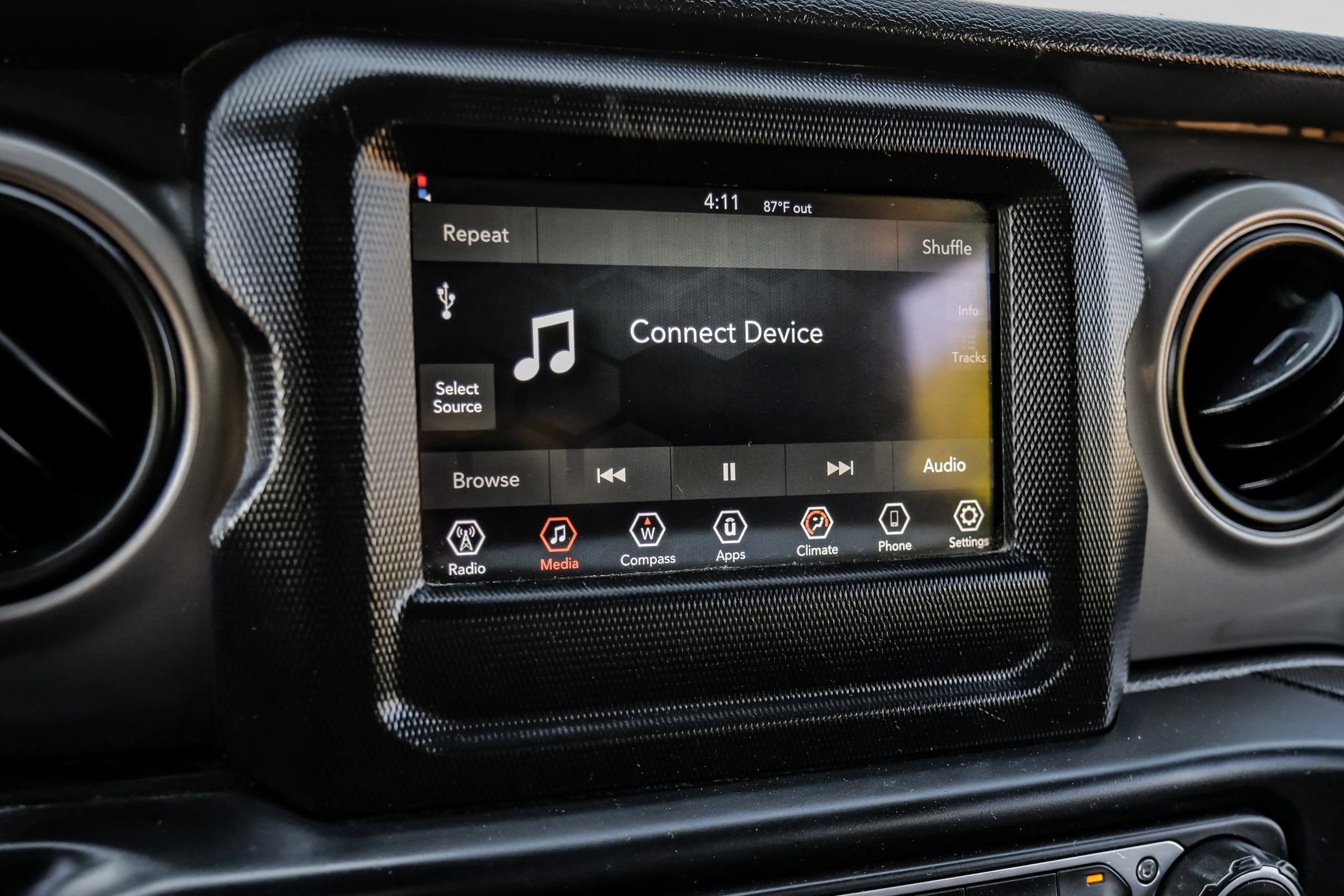 Used 2023 Jeep Gladiator Sport AWD/4WD image 36