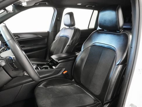 Certified 2023 Jeep Grand Cherokee L Altitude image 8